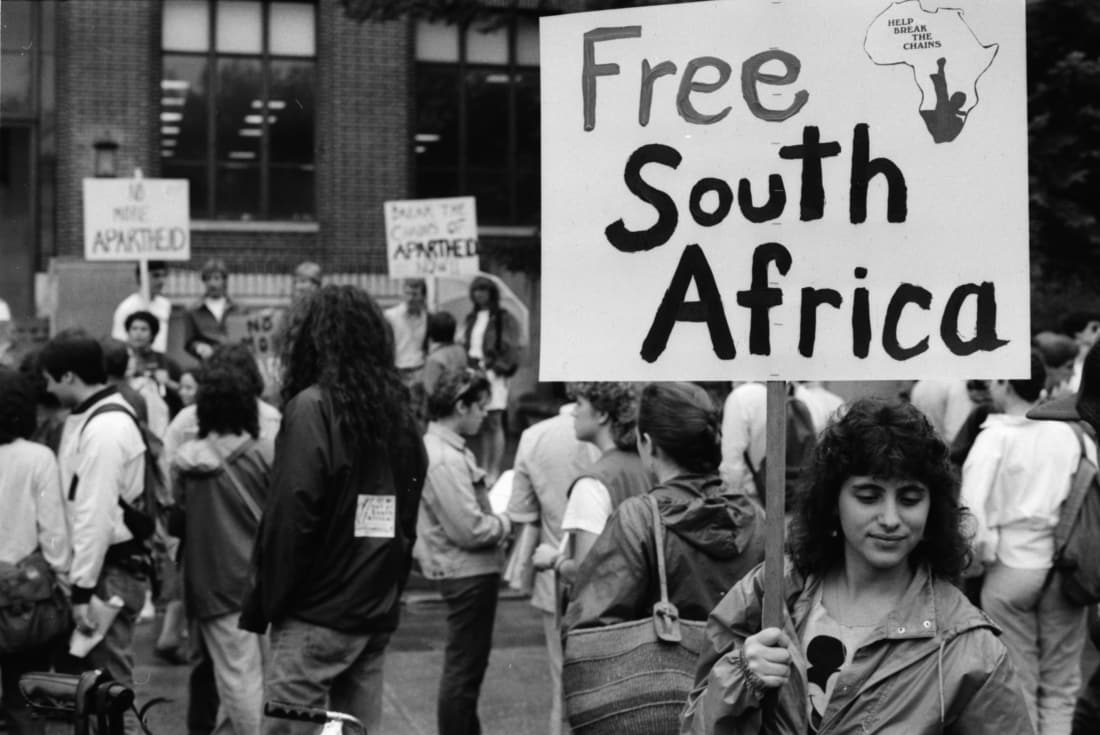 MoziakAfrica's tweet photo. De Klerk's comments inspired anger; but they've also inspired debate. Read Roy Gluckman's latest opinion piece here: 

https://t.co/eyDOo4vI1B https://t.co/bQPLi2ZNd4