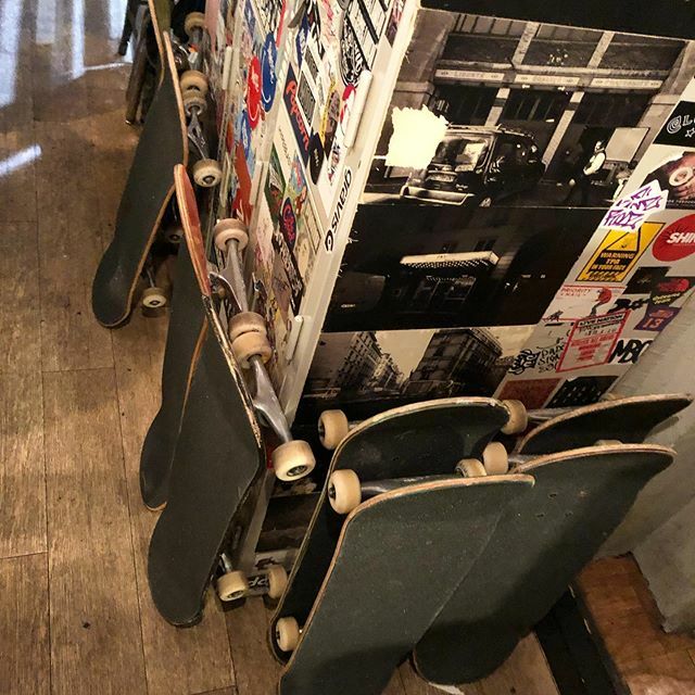 CARBONオープンしてます✨

今夜は個室以外空いております🤗⭐️ 仕事帰りに一杯いかがですか👏

今夜もたくさんのご来店お待ちしております😊🍷 #carbon_tokyo
#隠れ家バー