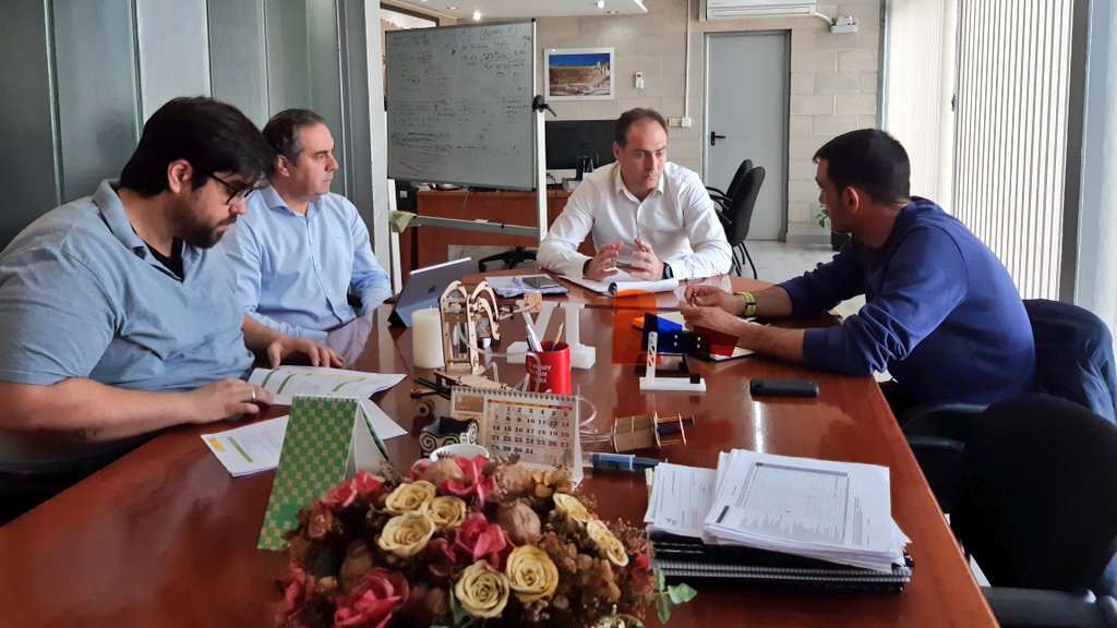 CEEICT's tweet photo. Soluciones 4.0 para pymes made in @regiondemurcia

Definiendo y concretando la #TransformacionDigital de una de las Pymes de @paradigma40 con habilitadores de @Ceeict

@biyectiva muestra soluciones de trazabilidad mediante #IA y @Proxymma inteligencia de negocio mediante #BigData https://t.co/MxgtZaioME