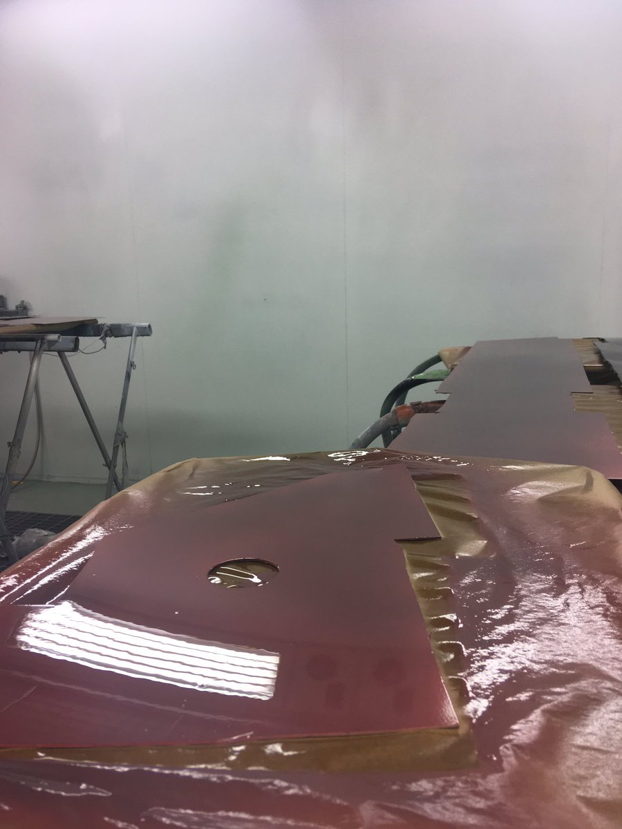 InverRacers's tweet image. We bit of painting today colour changing body work 🏎
