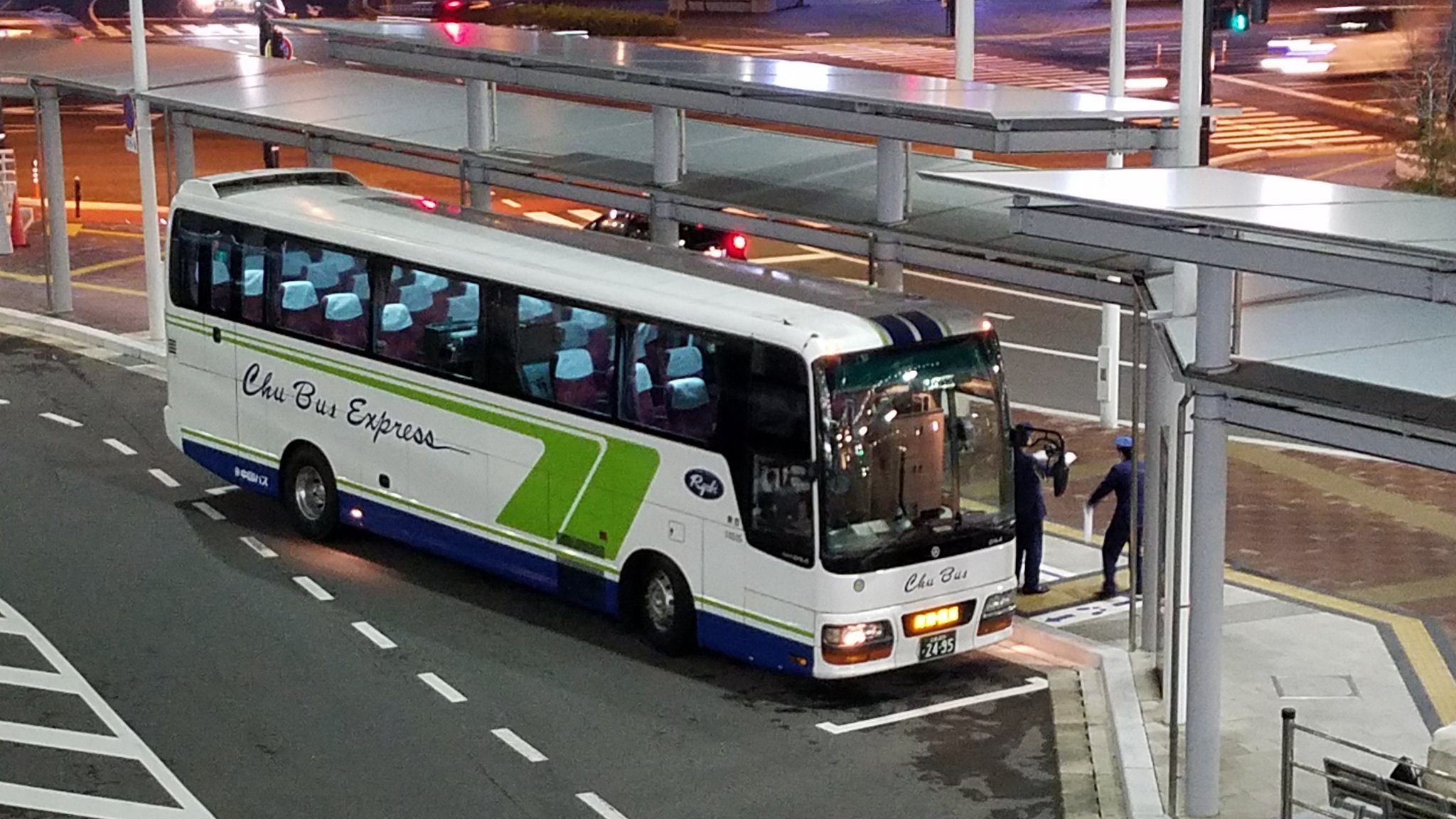 ゆ う ゆ う 続 今日の中国バス メイプル ハーバー広島 横浜行き 今日も代走で 予備車のガーラshd 広島0か2495 社番i0505 2日続けて代走とは ちなみに 少し前に広福昼行便 ローズスター の 代走に入っていました T Co