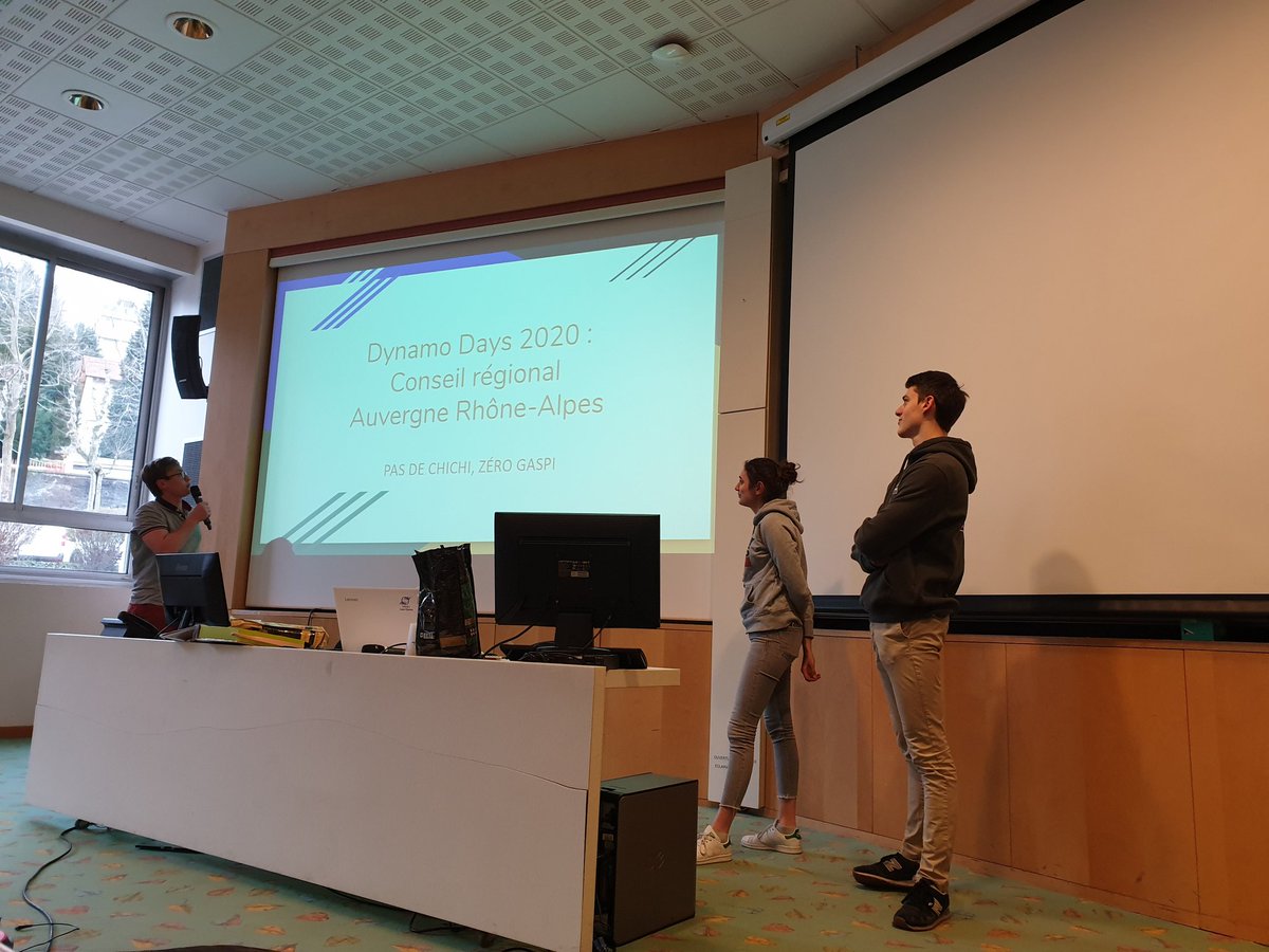 PascalRAY1's tweet photo. Présentation du projet @MINES_StEtienne #dynamodays proposé par @auvergnerhalpes pour réduire le gaspillage alimentaire dans les lycées. Vif intérêt @SamyKefiJerome https://t.co/EseLuzqtUl