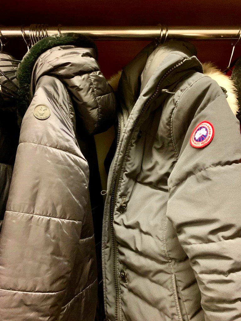 VeganLady4's tweet photo. At the gym the other day. My Save the Duck next to someone's Canada Goose 😢😡🌱
#compassionatefashion
#Veganlifestyle
#vegancloset
#ethicalfashion 
#endanimalcruelty
#endanimalsacrifice 
#GoVegan 
#SavetheDuck https://t.co/xWPbO7AukA