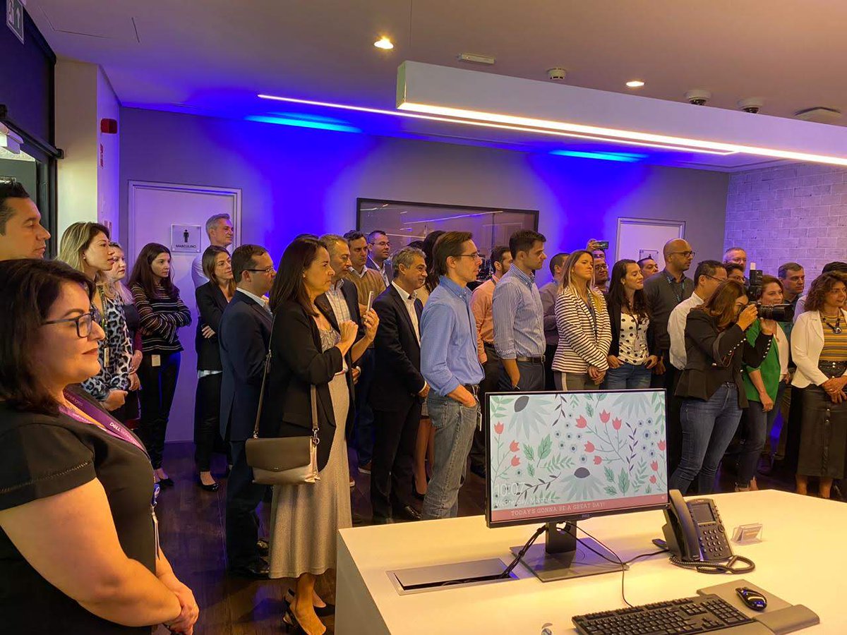 RietReis's tweet photo. We're open! Today we reopened our @DellTechSolCtrs São Paulo at Dell Technologies São Paulo site. Bringing more technological features in our data center lab and rooms, we are eager to let our customers be part of the digital transformation with us! @DesOS_CSC @GoudardDellEMC https://t.co/JzTKkTJlak