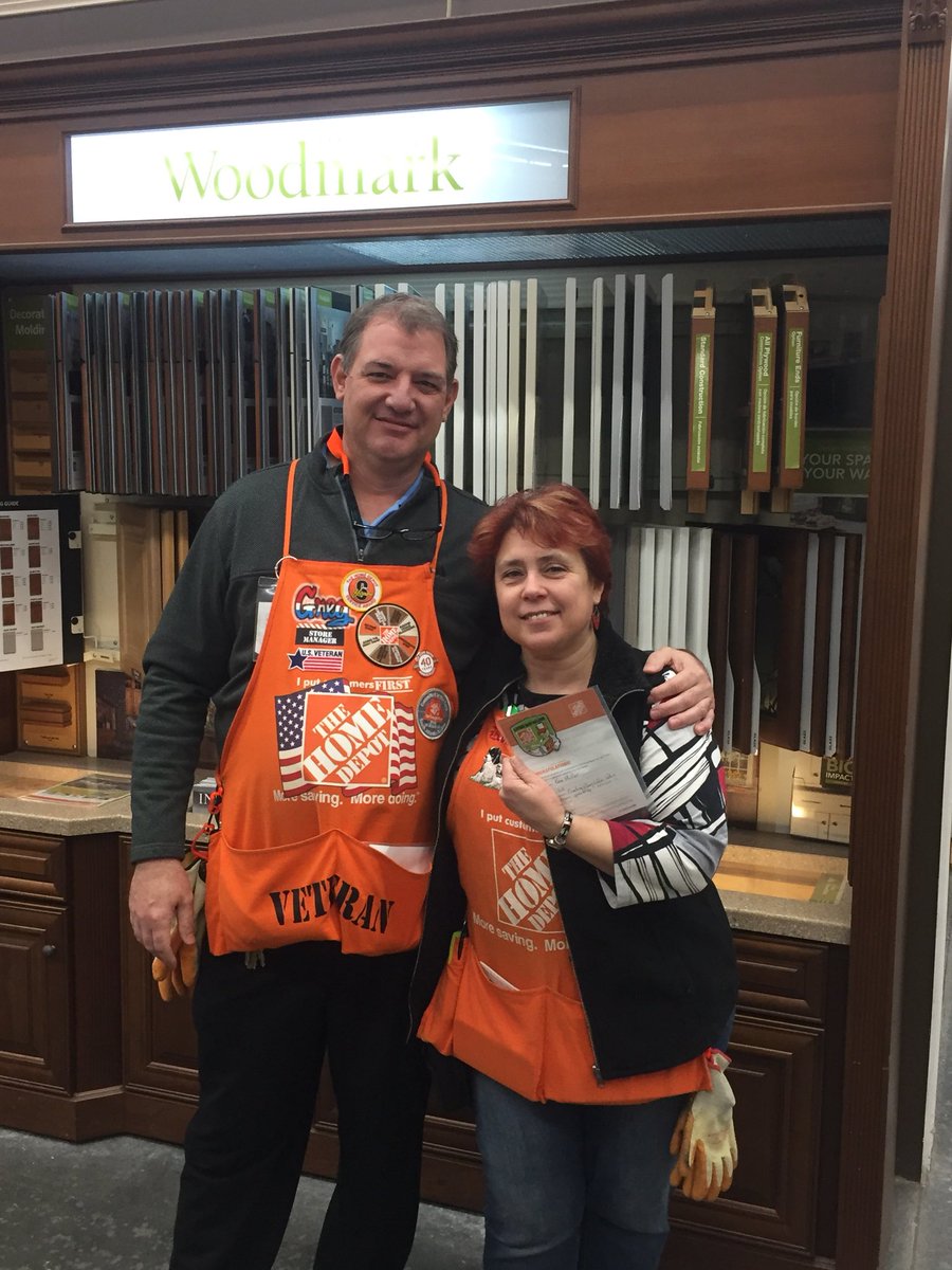 Specialty DH Rasa receiving a Homer Award from SM Greg. Great job driving Specialty and Services.  <a href="/GLBTHD/">Greg Bishop</a> <a href="/MccourtDonTHD/">Don Mccourt</a> <a href="/RobinNTAYLOR1/">Robin N TAYLOR</a> <a href="/DeeByars/">DeeByars</a> <a href="/KevinKeeneTHD/">Kevin Keene</a>