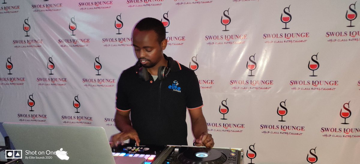 EliteSoundsKe's tweet image. Tonight we take it easy at swols Lounge with Deejay Yizneb
#EliteSounds #EliteEvents #EliteDeejays
