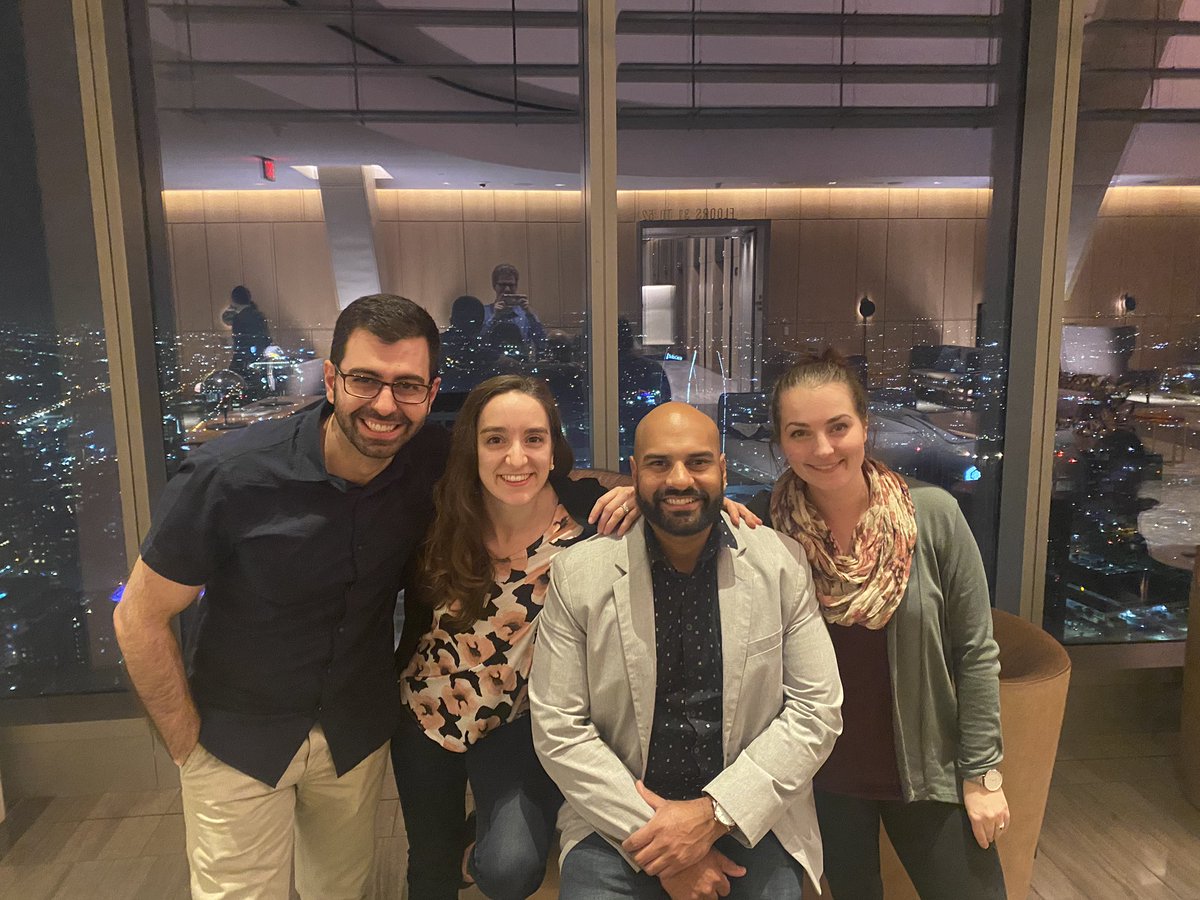 ashleyflamanmd's tweet photo. Having a great time exploring LA with a wonderful group of co-residents! @TheUSCAP annual meeting is always such a great opportunity to catch up with friends from all over the world. ☺️#USCAP2020 https://t.co/K07DNp7nHq
