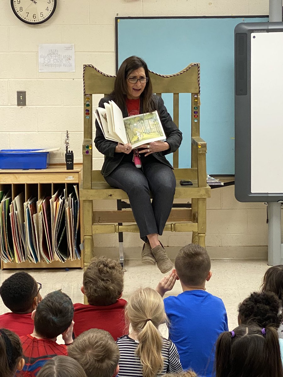 Seusserrific's tweet photo. Mrs. Brink came to read to First Grade this morning!  We loved hearing Where the Wild Things Are!  What a Wild Wednesday at OB Gates!  Thank you Mrs. Brink!  ❤️💙📚@Seusserrific @obgSTARS #gatespride #oneCCPS https://t.co/qDd78mppRt
