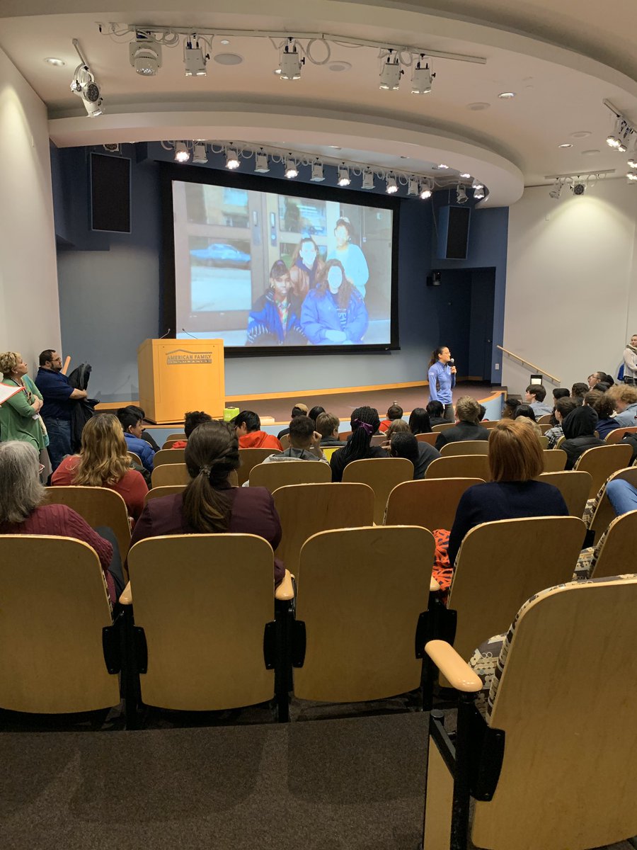 amalynnrob's tweet photo. @leanaspeaks (Sherman Alumni) sharing her story with Sherman Middle School 8th graders! @MMSDShermanMS #inspiring ✨ https://t.co/qhbaGItiE7