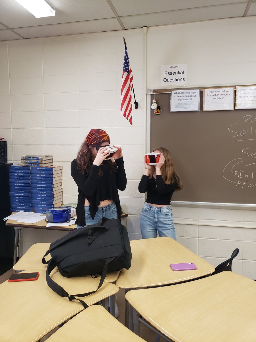 Day 1 with #googleexpiditions VR goggles with Ms. Hamel's Global 1 classes.We're headed to Jerusalem! <a href="/NHSLib/">NHS Library</a> <a href="/ITRTNorthportHS/">NHS ITRTs</a> <a href="/Edtechie13/">Danielle Roccisano</a> <a href="/MrGormanTeacher/">Matt G</a>