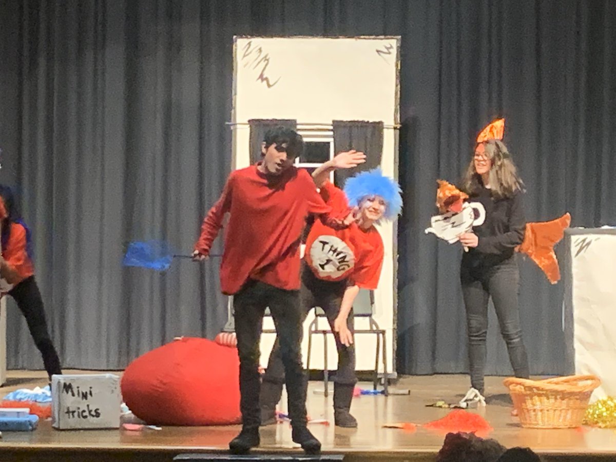 JoCoLaReads's tweet photo. Lots of fun for Read Across Jones!  #superjcss #ReadAcrossAmerica https://t.co/GhV1tlGcrr