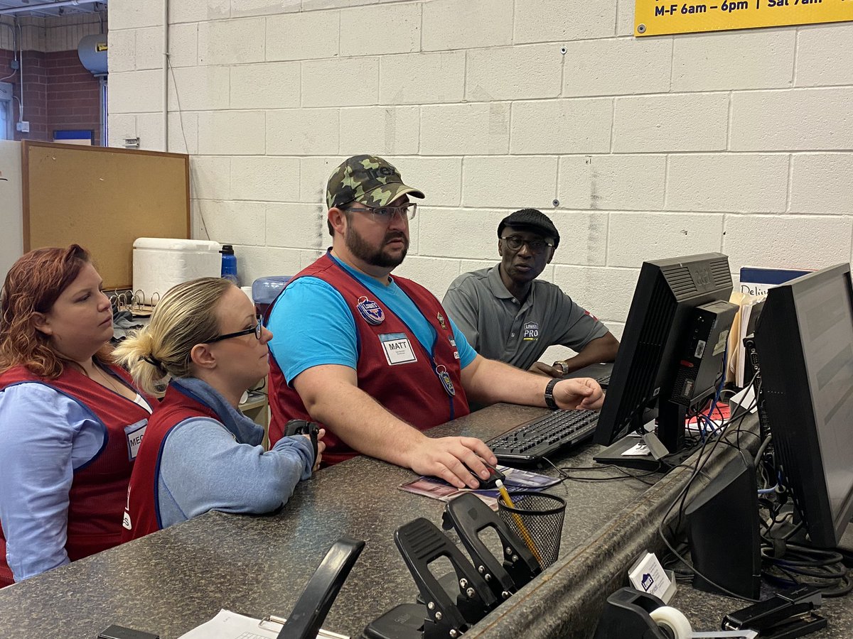 GusGus1016's tweet photo. Pro Sales Manager Ken showing our Pro Specialist how to attach a LAR to our Pro’s accounts, the importance of doing so, and how to grow our Pro’s spend.  Thank You Ken for your support!!!  #GoodToGreat2.0 #YearOfThePRO @JoshRob30748491 @jeremybeas1 @Angela48567573 @ERICIPORTER https://t.co/BGhvJpOrpT