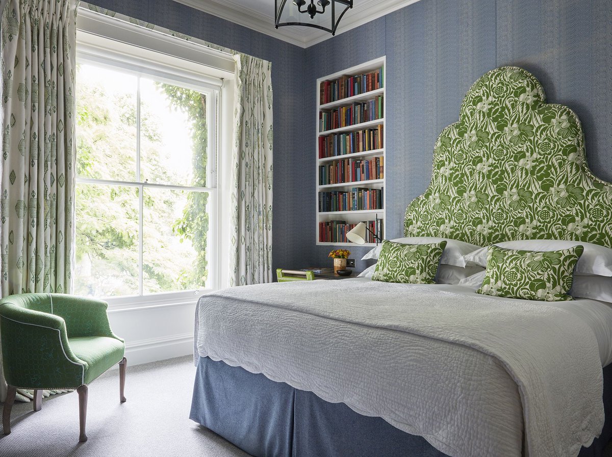 Firmdale_Hotels's tweet photo. #Roomoftheweek: it may be a grey day in #London but this room at #NumberSixteen has us dreaming of #spring. Green is the colour of life, hope, energy & nature, so we often use it to bring a freshness to a room. Learn more this week on #KitKempDesignThread https://t.co/XjcHfEvUOc https://t.co/Bk0SUJdZ1w