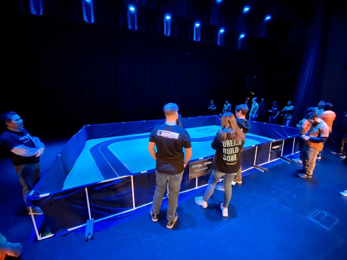 Another awesome #aws #deepracer event at Rochester Institute of Technology! Love watching students from our local universities compete for the title! @EagleDreamTech