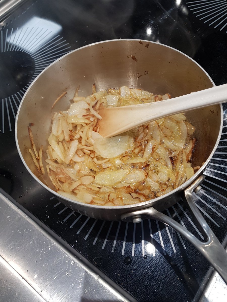 keri_hannigan's tweet image. Kashmiri Style Chicken Curry in today&apos;s @TogetherTrust #cookinglesson @TraffordCollege  #Amazing