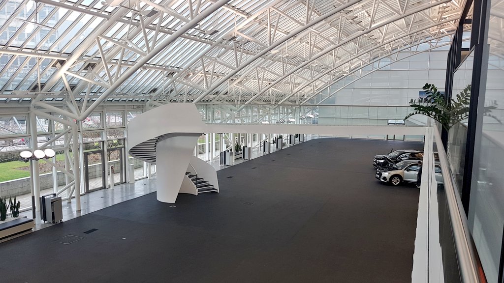 SheWontC0meBack's tweet photo. Gerade den neuen Audi A3 Sportback probe gesessen.
#AudiMuseum https://t.co/ScilJ9Xvef
