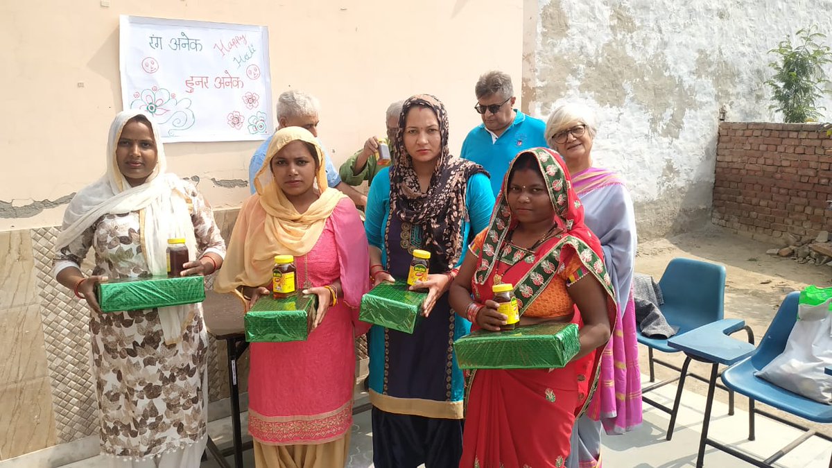 ETASHAsociety's tweet photo. In continuation of the women's week, a rangoli competition was held at ETASHA's Janouli Centre #CDC4. ETASHA President Dr Meenakshi Nayar encouraged the women from the Women's Entrepreneurship Programme to be financially independent.
#Womensday #womenempowerment
#Eachforequal https://t.co/A6LrhBa80R