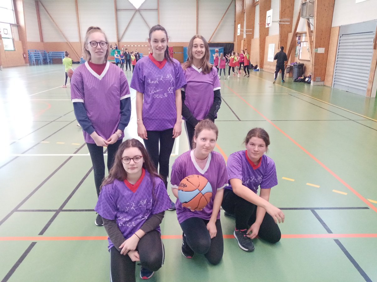 ClgRGoscinny's tweet photo. UNSS Mercredi 4 Mars:
Compétition Basket, finales district.
Benjamins garçons 2ème
Minimes garcons 5eme
Benjamines filles 3ème
Minimes filles 1ère CHAMPIONNE DU DISTRICT. Bravo à elles.
#clgrenegoscinny, #ceauce, #passais, #BASKETBALL, #unss. https://t.co/ABfYCN0w6k