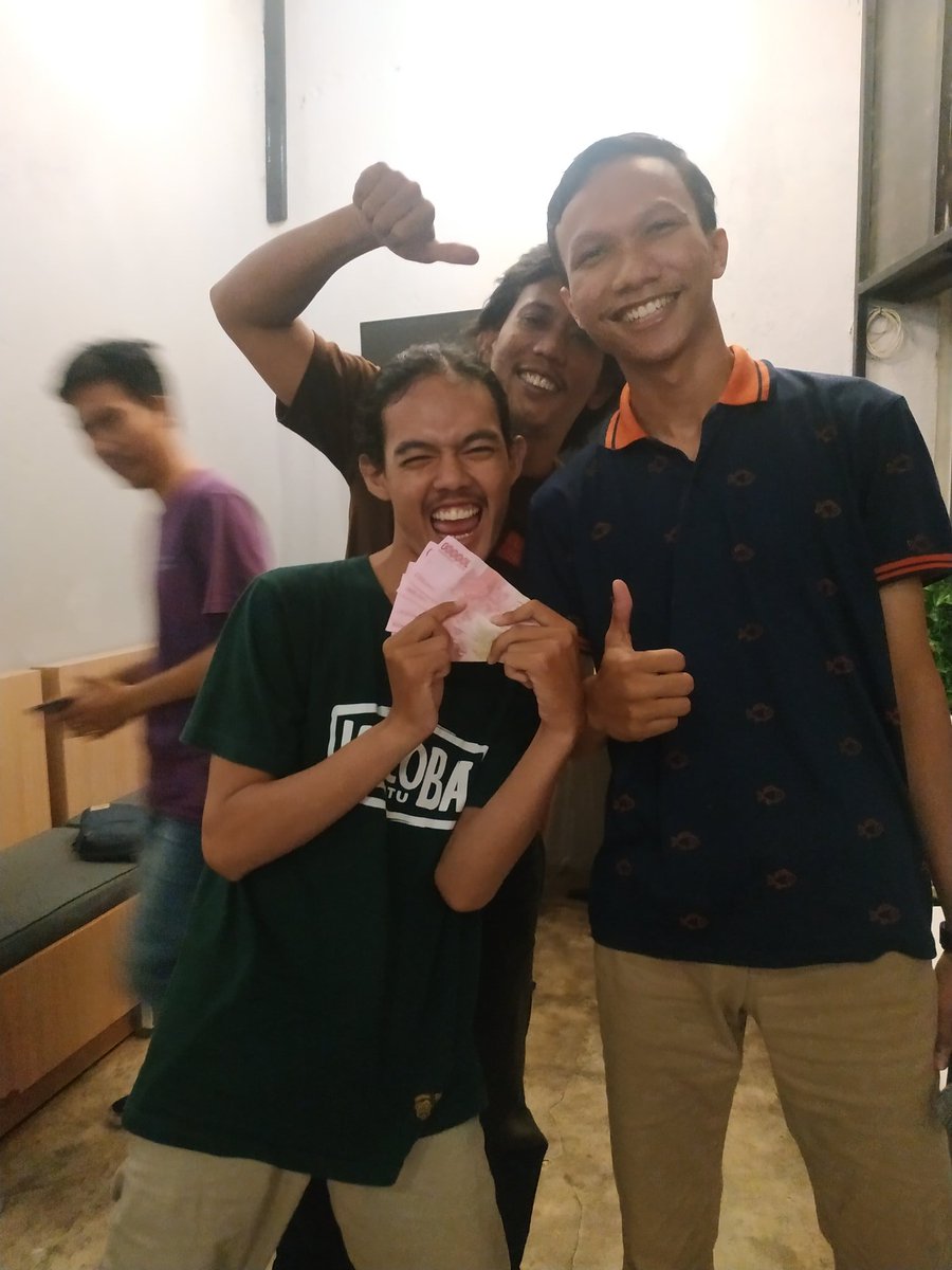 Selamat @fikrielmahfaz dari <a href="/StandUpIndoJKTM/">STANDUPINDO JAKTIM</a> yg telah menjadi juara takasi lucu terpecah malam ini, dan mendapat uang 500rb🔥🔥