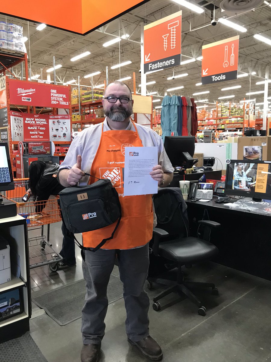 acoomer30's tweet photo. @HomeDepotWest @JermaineTHD @jody_delicato Derk and his swag for being Q4 Pro Champion! https://t.co/CrbE9zLeVz