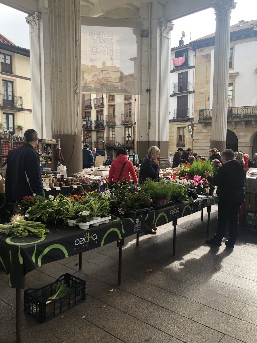 perretxido's tweet photo. Gaur baliabidera bisita izan dugu, Ordiziako D’elikatuz interpretazio zentrora eta Ordiziako azokan barrena ibili gara🥦🥒🍏🥖 https://t.co/hTDZC425D8