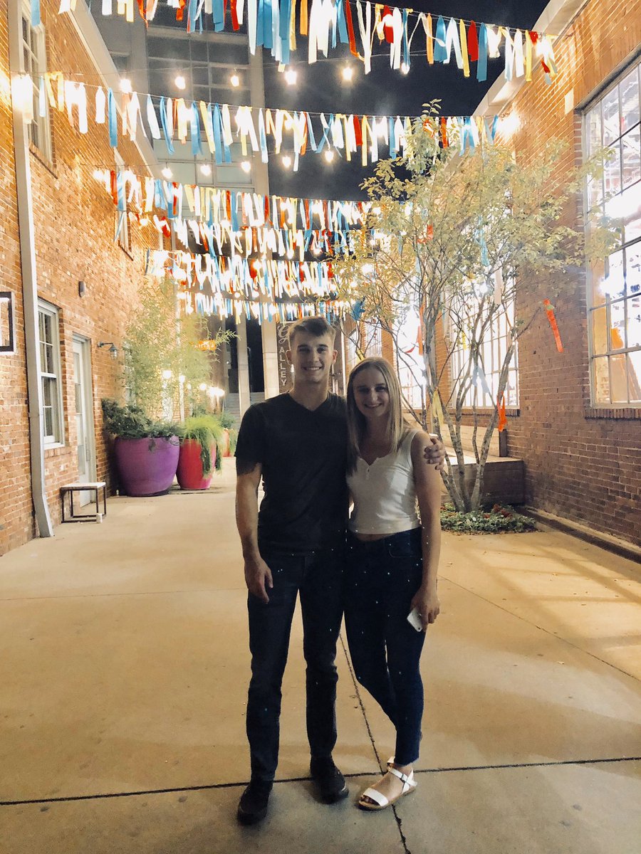 Missmadi333's tweet photo. Happy Birthday to my big bro, @imgaviin love you lots bro and hope you have a good bday! 🤟🏻 https://t.co/Bcl1Rqr1il