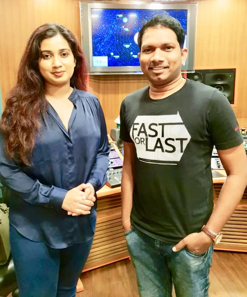 Surma_SG's tweet photo. Good Night love @shreyaghoshal❤ #OldClicks https://t.co/LJ5ELvl3fv