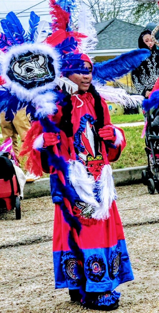 LunionSuite's tweet photo. Haitian-American Mardi Gras Indian Al Grandoit &amp; his daughter pay homage to their Haitian roots on Mardi Gras day. Al’s beadwork honors, Neg Maron &amp; Tiano Indians, his daughter's suit is inspired by Anacaona. Al/daughter walked w/Young Brave Hunters Indian Tribe.
📷 Sacha Elie https://t.co/QAoEIxqLyO