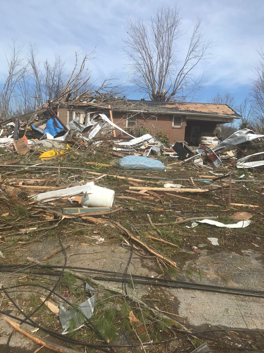 TNTDOC1's tweet photo. TDOC gives back! This morning D31 dispatched 4 teams consisting of 17 staff members to assist in the cleanup efforts in Putnam County. In addition to manpower staff took up collections to provide to the hardest hit areas. #TeamTDOC #TennesseeStrong https://t.co/a1djAj9DHm