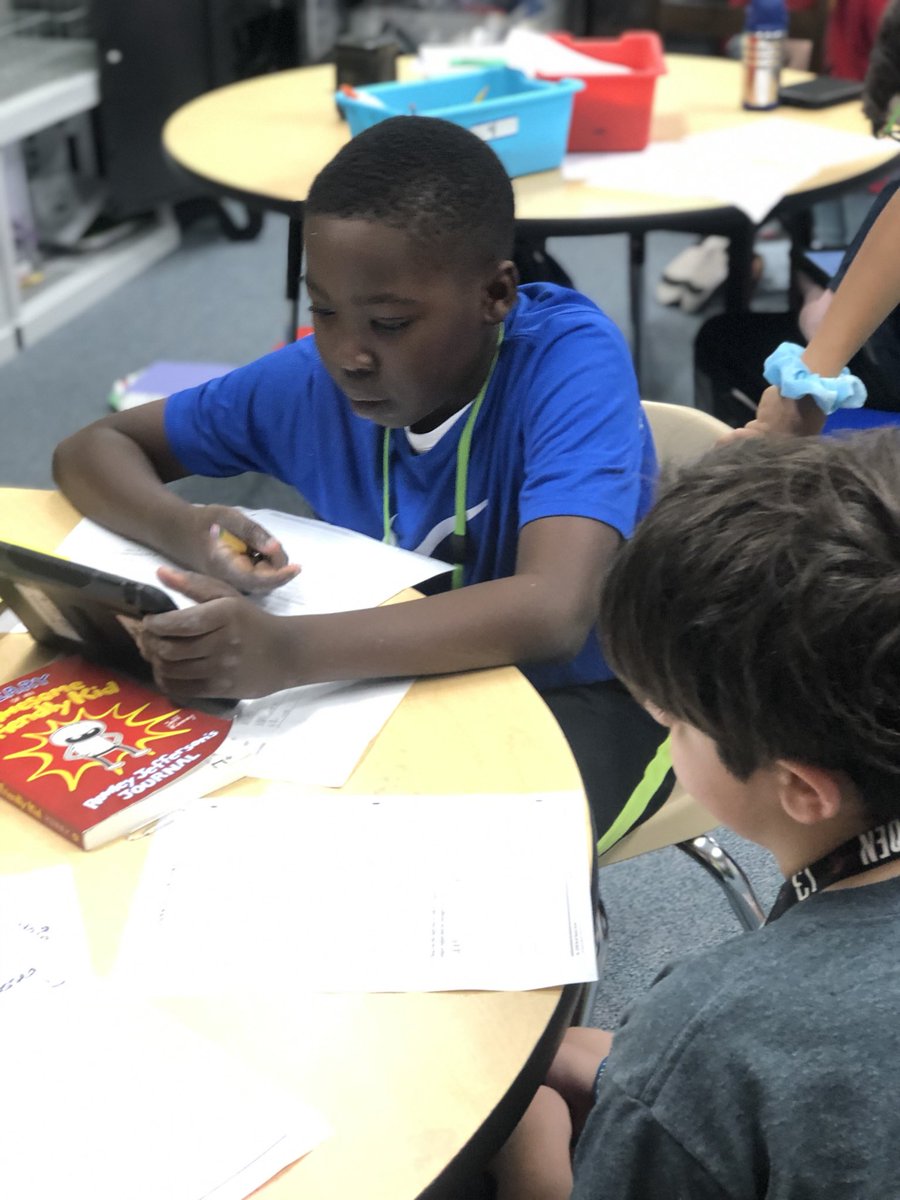 PursleyScience's tweet photo. #exleytweets 4th grade Challenge students studying for their Medical Boards❤️ https://t.co/0qjocBmsZK