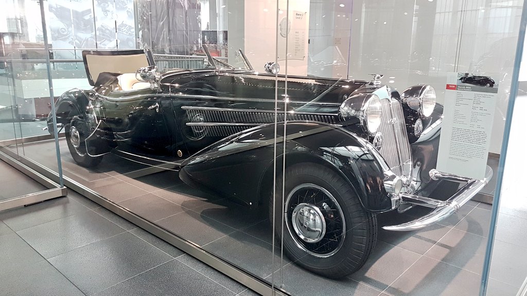 SheWontC0meBack's tweet photo. Beeindruckend - und jetzt geht's ins Restaurant...
#AudiMuseum https://t.co/slmccaNnwE