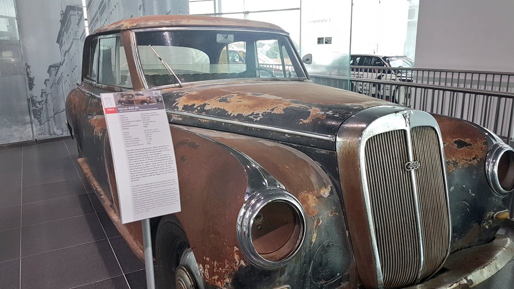SheWontC0meBack's tweet photo. Beeindruckend - und jetzt geht's ins Restaurant...
#AudiMuseum https://t.co/slmccaNnwE