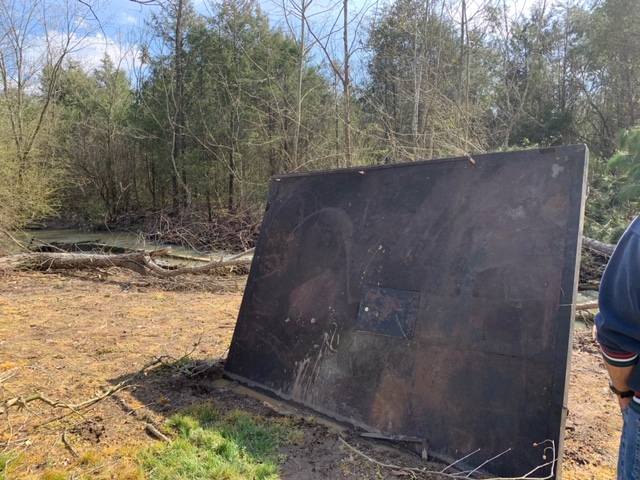 WOW! 3" thick steel which landed in a Hermitage neighborhood behind the Kroger on Old Hickory Blvd. It's buried two feet in the ground and as heavy as two cars. Hermitage Drone Video: fox17.com/news/local/dro…