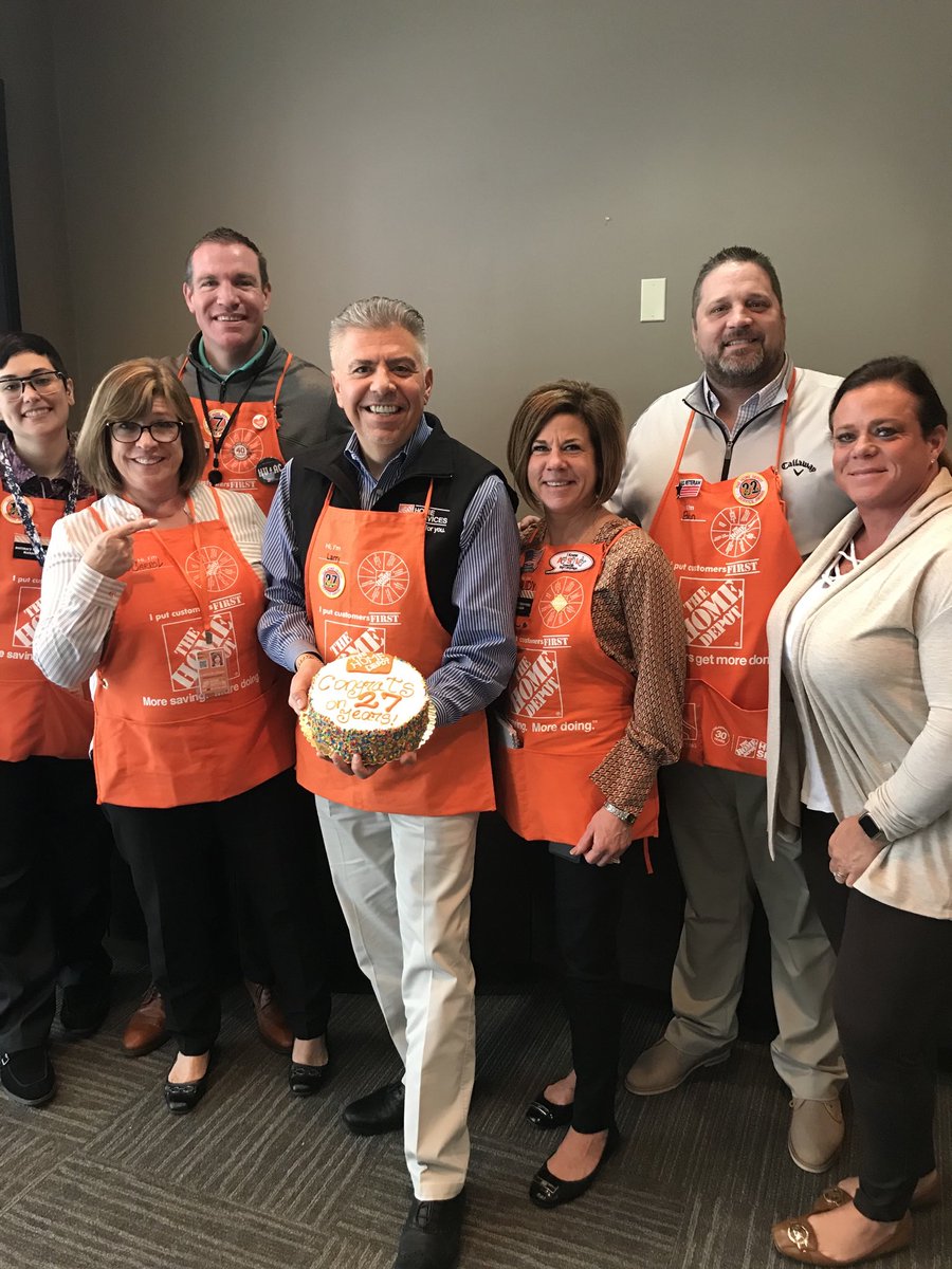 Celebrating 27 years at HD! ⁦<a href="/LAPortelli/">LA Portelli</a>⁩ ⁦<a href="/bjp84/">BJ Powers</a>⁩ ⁦<a href="/DaveRebtoy/">Dave Rebtoy</a>⁩ ⁦<a href="/THDRyanSilcott/">Ryan Silcott</a>⁩ ⁦<a href="/JuleeEckert/">JulieEckert</a>⁩ ⁦<a href="/StaceyTank/">Stacey Moreau Tank</a>⁩ ⁦<a href="/avella_adriana/">Adriana Avella</a>⁩