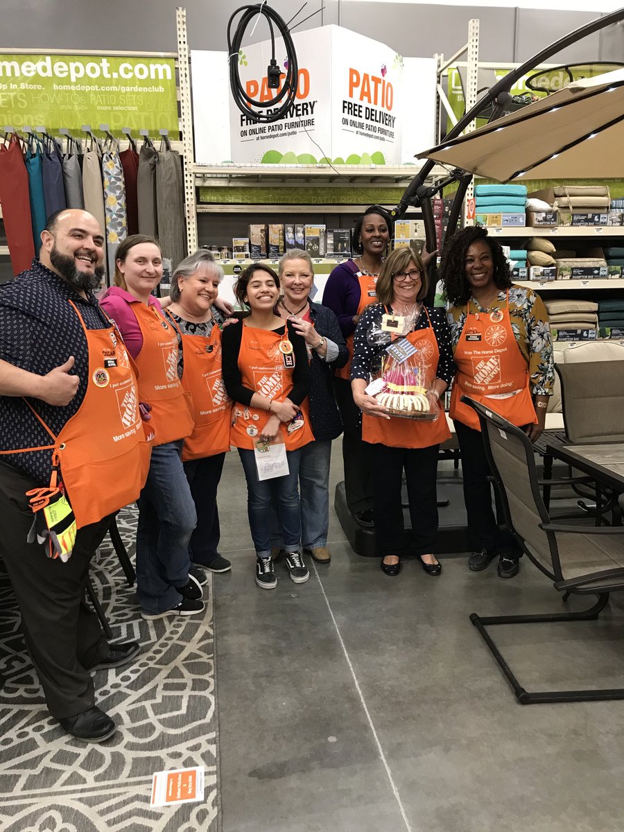 Happy birthday Carol!  ⁦<a href="/JuleeEckert/">JulieEckert</a>⁩ ⁦@Carrol_Craig14⁩