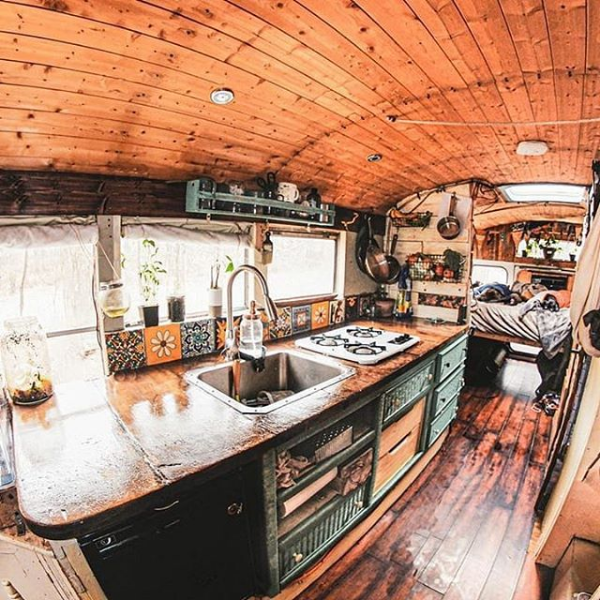 SecondChanceInc's tweet photo. Sometimes I get jealous of our products, like those that get to live in this cool converted bus! 🚍 See more from @laurengardenbelle on Instagram: https://t.co/h9UiaL3vEd #tinyhouse #smallliving https://t.co/rkknQ1R9VL