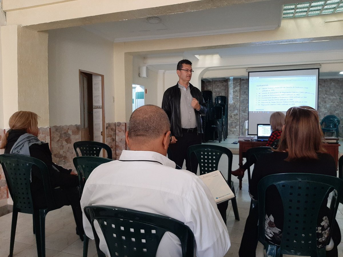 <a href="/PFendidoc/">Fendidoc</a> <a href="/cutcolombia/">Central Unitaria de Trabajadores</a> <a href="/ASINDICOR1/">ASINDICOR</a> <a href="/asdidca/">ASDIDCA</a> <a href="/AsdidocSder/">𝔸𝕊𝔻𝕀𝔻𝕆ℂ - Sindicato de Directivos Doc. Sder</a> <a href="/infopresidencia/">Presidencia Colombia 🇨🇴</a> <a href="/Mineducacion/">MinEducación</a> Interviene <a href="/VanegasAlberto/">Alberto Vanegas</a> negociación colectiva en <a href="/Sindodic/">SindodicSindicato Nacional de Directivos Docentes</a> con <a href="/PFendidoc/">Fendidoc</a> apoyo <a href="/cutcolombia/">Central Unitaria de Trabajadores</a> <a href="/CUTBTACMARCA/">CUT Bogotá C/marca</a>