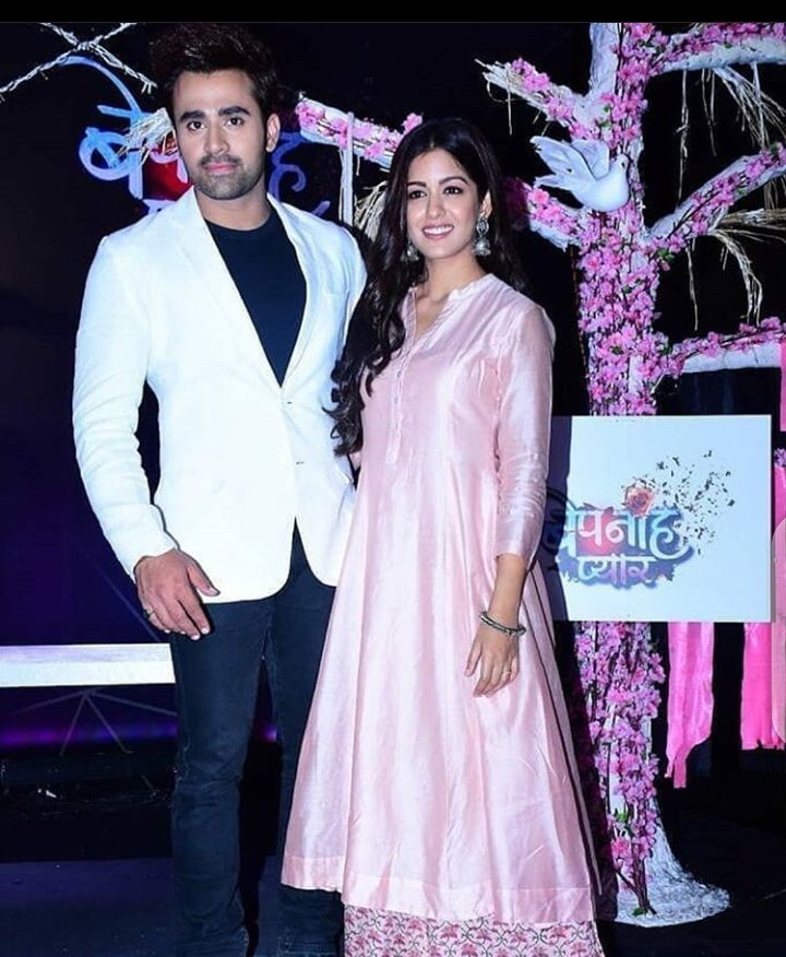 RHini594's tweet photo. PRAGHBIR🌼🌸💞💞
#wewantpraghbir 
#bpp2
#praghbir 
#BepanahPyaarr https://t.co/1aBnM2UXiH