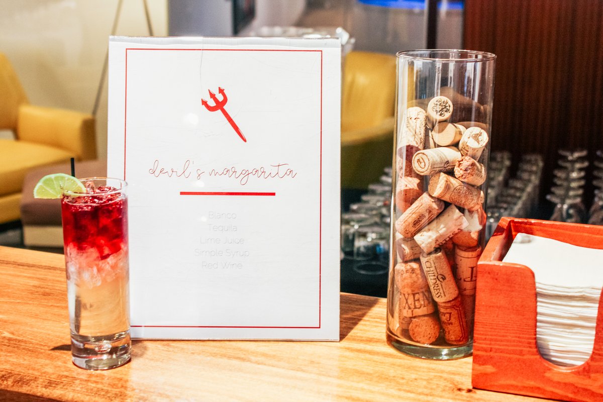 TOMORROW we'll welcome <a href="/idallimore/">Ian Dallimore</a>, Director of Digital Growth at LAMAR Outdoor, to speak at Collaborators &amp; Cocktails! Plus, we're co-hosting with <a href="/AAFGVL/">AAF Greenville</a>,  so this is a networking event that you don't want to miss. 🙌 

Email endeavor@endeavorgreenville.com for 🎟️s today!🍸
