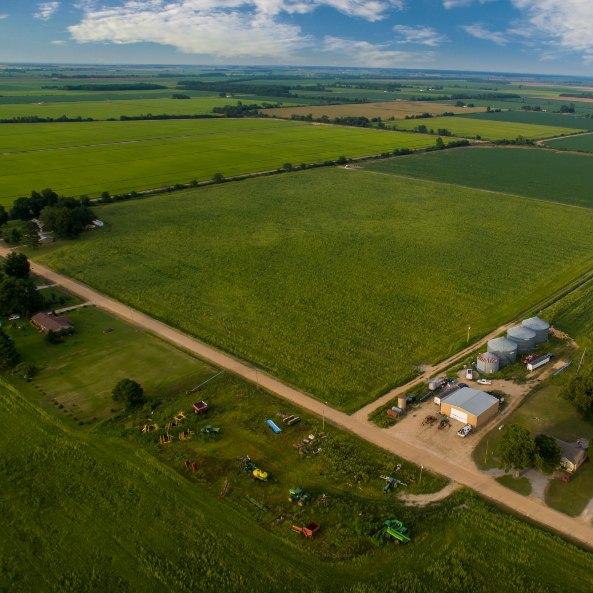 VistaComm's tweet image. With Daylight Savings Time around the corner, who's thinking about warm Spring weather?