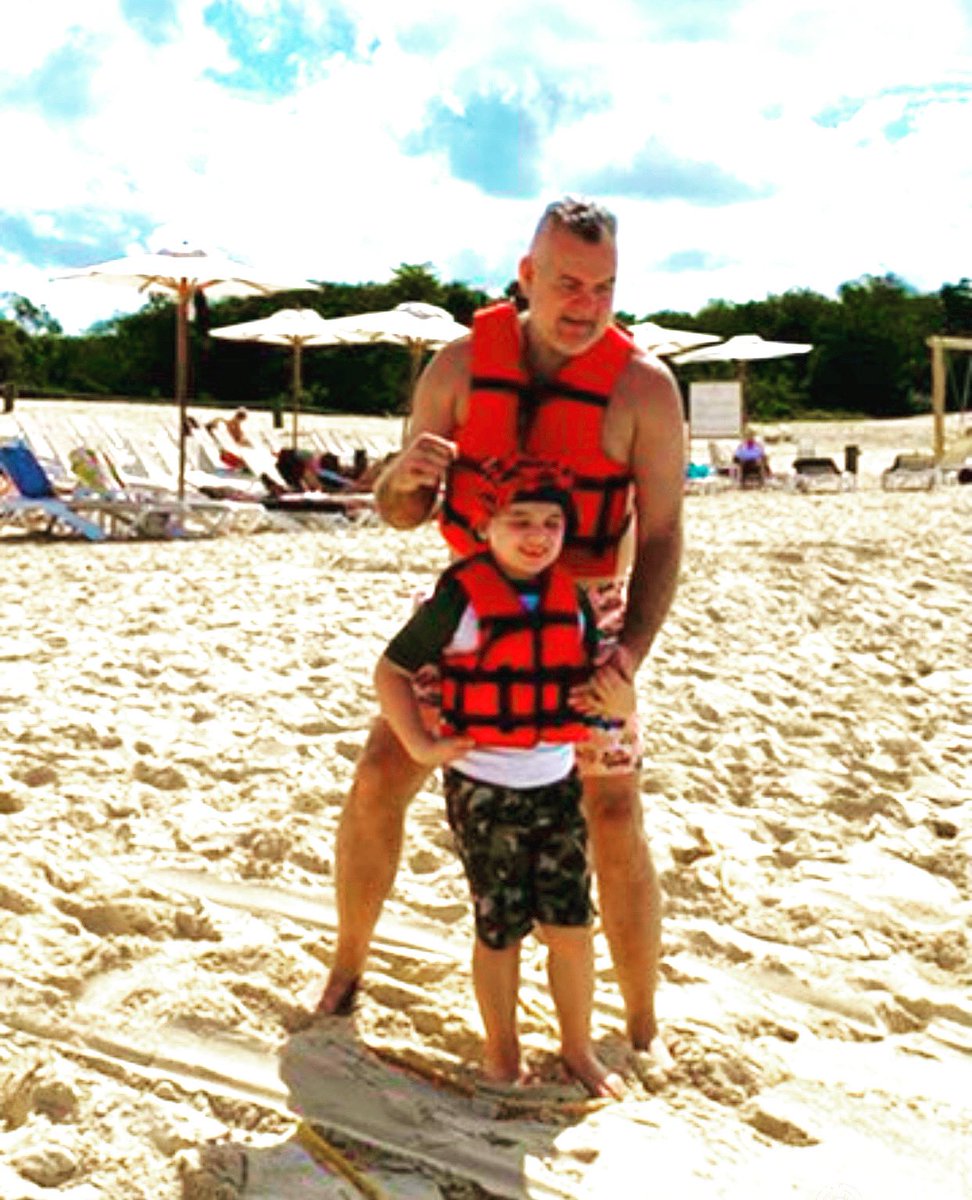 PeteYannopoulos's tweet image. Ocean activities time! #SiPapi 🛶 🤿