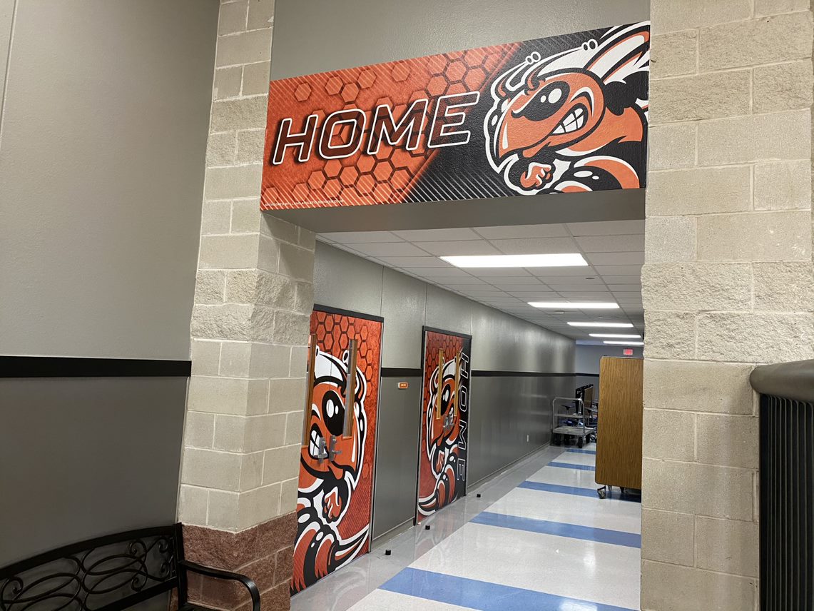 waterboy_tx's tweet photo. Can't hide our Fightin' Jacket Pride @HighLlano
#webrandbig #athletics #sports #sportsbranding #waterboygraphics #customgraphics #customdoors #customentrances #customwindows #customwalls #llano #yellowjackets https://t.co/TNPYx3nZYx