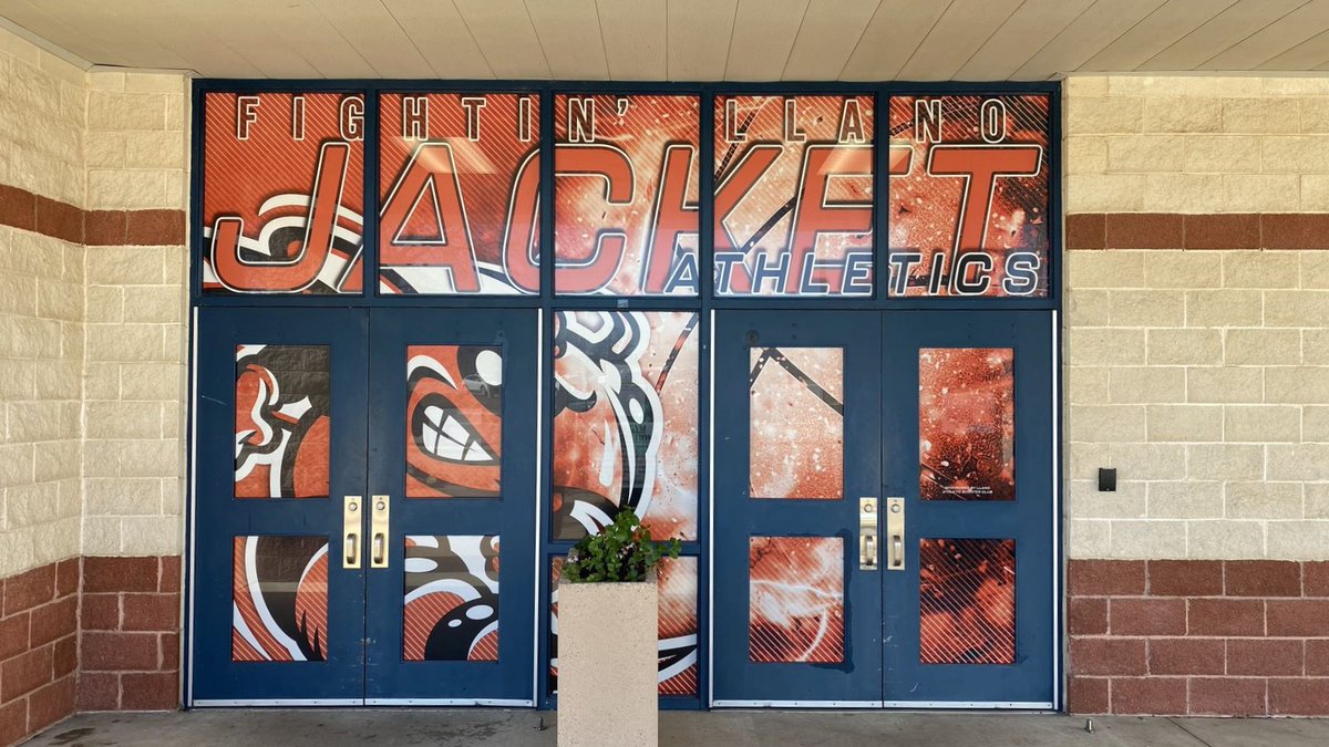 waterboy_tx's tweet photo. Can't hide our Fightin' Jacket Pride @HighLlano
#webrandbig #athletics #sports #sportsbranding #waterboygraphics #customgraphics #customdoors #customentrances #customwindows #customwalls #llano #yellowjackets https://t.co/TNPYx3nZYx