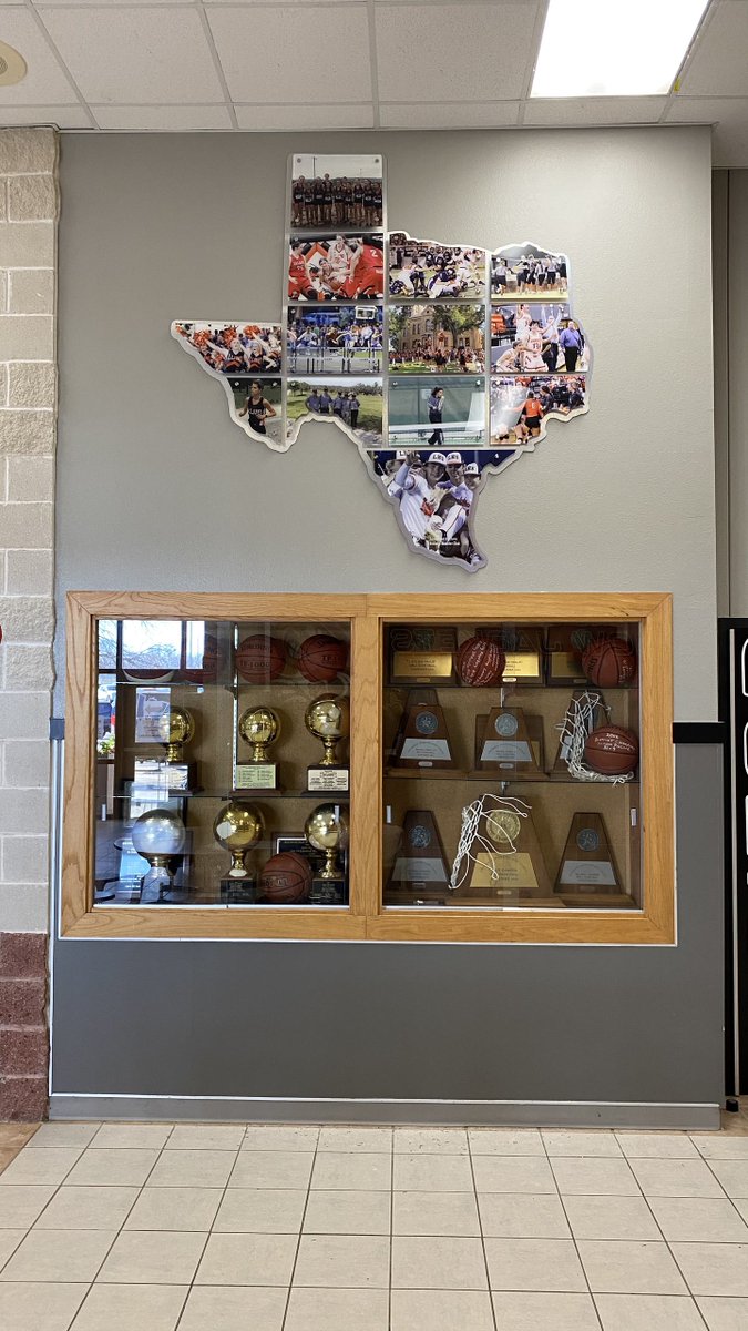 waterboy_tx's tweet photo. Can't hide our Fightin' Jacket Pride @HighLlano
#webrandbig #athletics #sports #sportsbranding #waterboygraphics #customgraphics #customdoors #customentrances #customwindows #customwalls #llano #yellowjackets https://t.co/TNPYx3nZYx