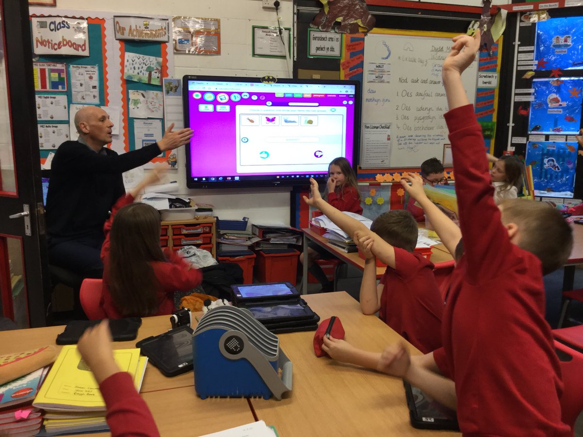 PPSMrsJones's tweet photo. Y4EJ used a Data Handling package to create their own branch diagram. We used closed questions to help us sort our data. @PPSMathsandNum @PPSLangandLit https://t.co/o00nmmJyu7