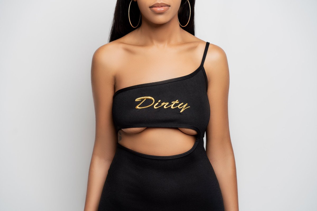 DJDirtyGold's tweet photo. I think it’s time for some Dirty Gold merch. Shot by @SirFluxE 🔥 https://t.co/uZ0cTdWiwL