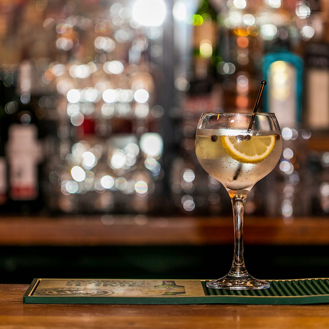ArthurMaynesD4's tweet photo. Could you be tempted into some midweek mixology? 🍸⚗️ https://t.co/S7DjllJU9z