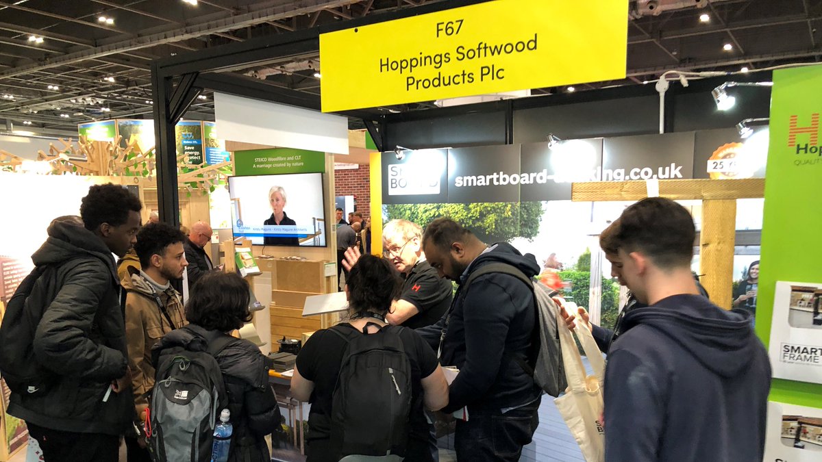 Day 2 of Future Build - Dave captivating his audience with a show and tell of SmartBoard and SmartFRAME.
<a href="/FuturebuildNow/">Futurebuild</a>
 
<a href="/ExCeLLondon/">Excel London</a>

#Outdoor #Garden #Wood #Plastic #Composite #Decking #Ideas #SmartBoard #SmartFRAME #Futurebuild #London #ExCeL #Exhibition #Show
