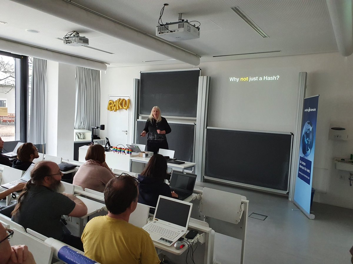 LondonPerl's tweet photo. This is @liztormato talking about Sets and Bags, and how NOT to use them in #rakulang at the German #perl, Raku and Software Engineering Workshop 2020 in Erlangen https://t.co/IdvwZaYaP1