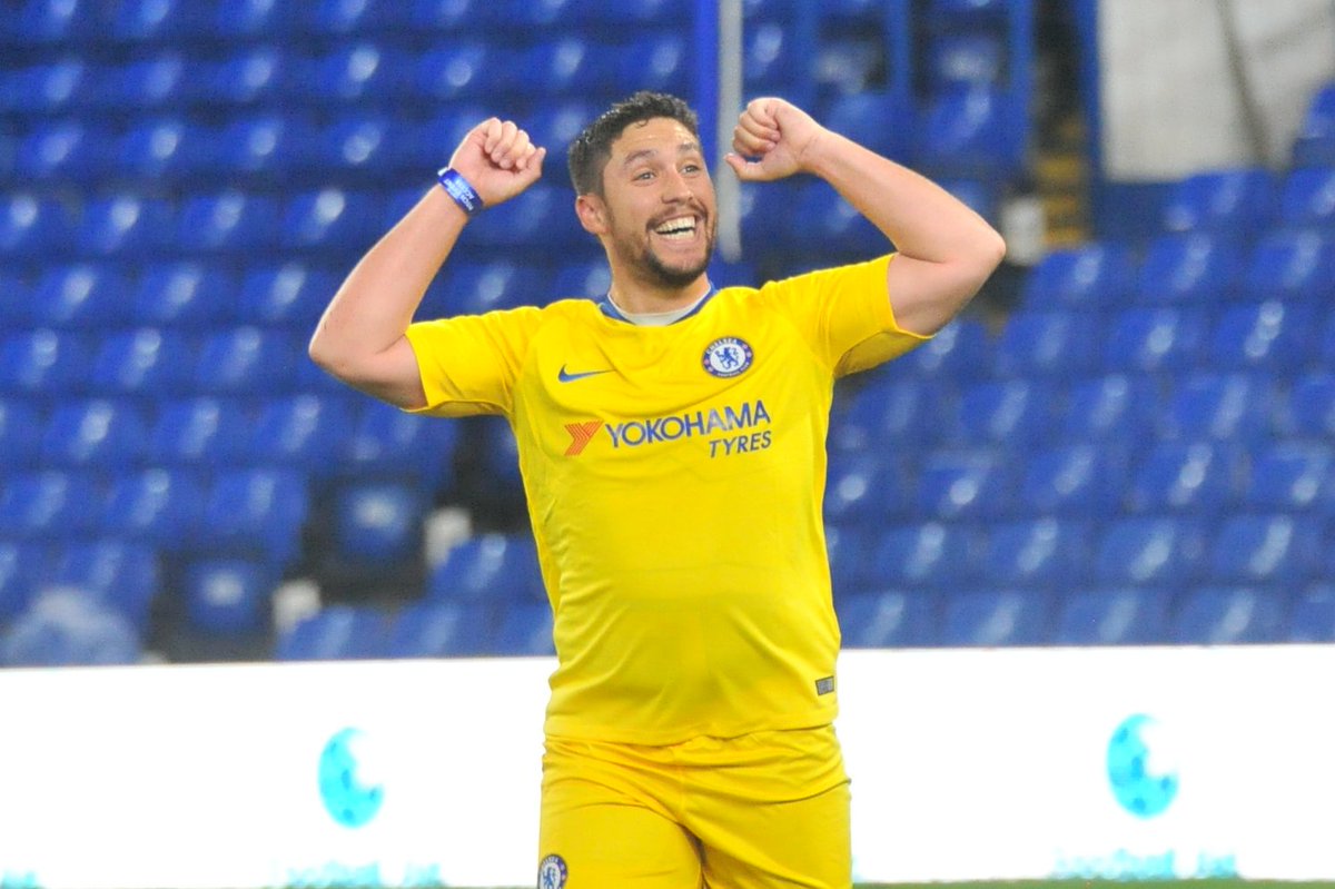 FootballAid's tweet photo. π¨ #FootballAid20 - Play for Chelsea! π¨
π΅ Pull on your official Blues kit & Live The Dream at Stamford Bridge on Mon 18th May!
βοΈ Bid to Play from just Β£250 Here π https://t.co/1VrsTeBwxe
π #Football #Charity #LiveTheDream #CFC https://t.co/E4w7WBVeAI